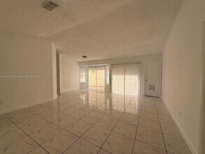3321 Ivy Way in Miramar, FL - Building Photo - Building Photo