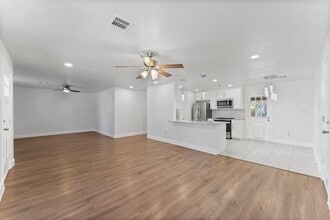 4135 Hill Oak Dr in Houston, TX - Building Photo - Building Photo