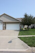 738 NE Spring St in Ankeny, IA - Building Photo