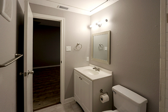 8800 Westplace Dr, Unit 101 in Houston, TX - Building Photo - Building Photo