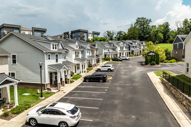 Park Place at Charlotte in Nashville, TN - Building Photo - Building Photo