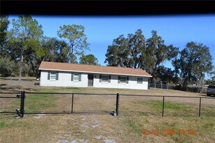 6204 W Knights Griffin Rd in Plant City, FL - Building Photo