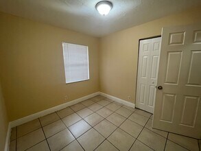 936 W 9th St in Riviera Beach, FL - Building Photo - Building Photo