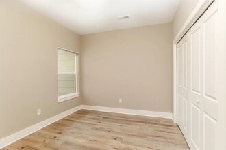 1643 S Limuel Cir in Wichita, KS - Building Photo - Building Photo