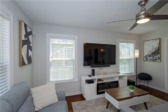 1325 Ray Dr, Unit 103 in Corpus Christi, TX - Building Photo - Building Photo
