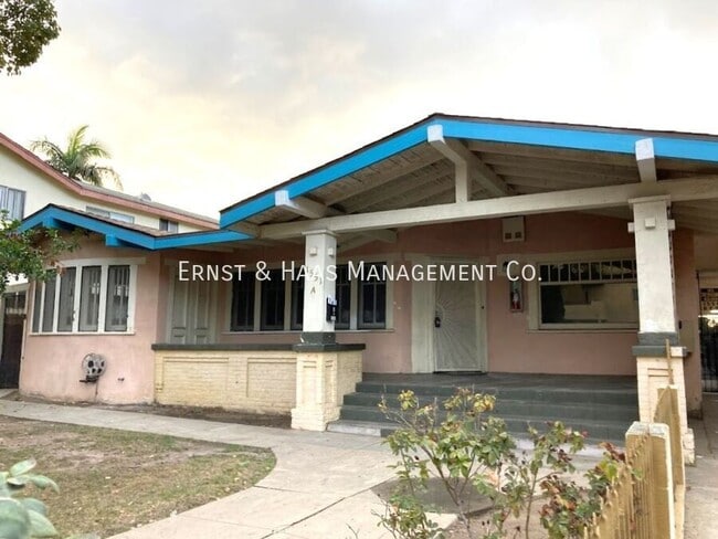 1551 Pine Ave in Long Beach, CA - Foto de edificio - Building Photo
