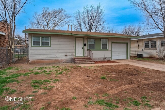 1718 N Mockingbird Ln in Abilene, TX - Foto de edificio - Building Photo
