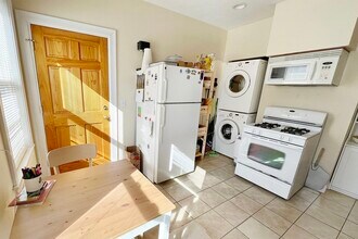 11 Ballard St, Unit 3 in Boston, MA - Building Photo - Building Photo