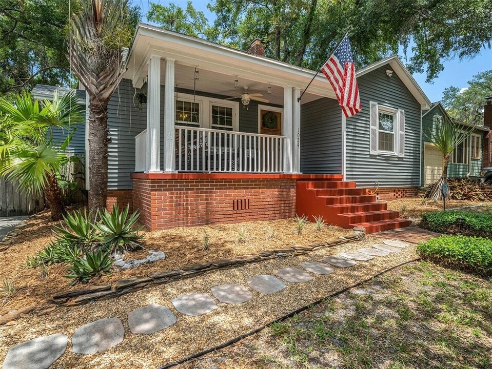 1024 E Henry Ave in Tampa, FL - Building Photo