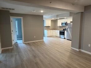 10 Leyden St, Unit 3 in Plymouth, MA - Building Photo - Building Photo