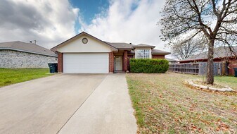 2706 Hemlock Dr in Killeen, TX - Building Photo