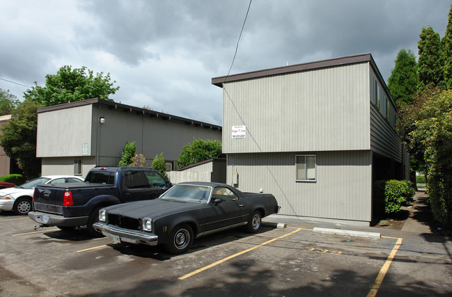 329 NW 7th St in Corvallis, OR - Building Photo - Building Photo