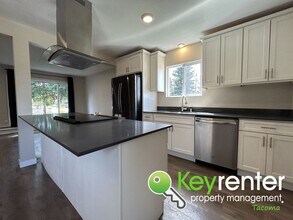 7652 S Park Ave in Tacoma, WA - Building Photo - Building Photo