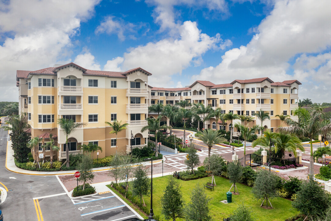 The Palace at Weston in Weston, FL - Foto de edificio