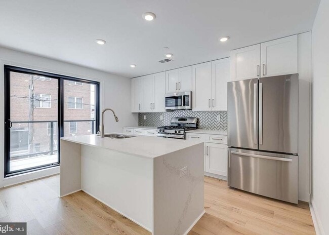 property at 1318 N Franklin St