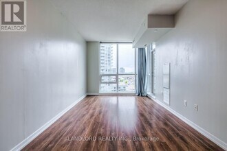 62-962 Forest Manor Rd in Toronto, ON - Building Photo - Building Photo