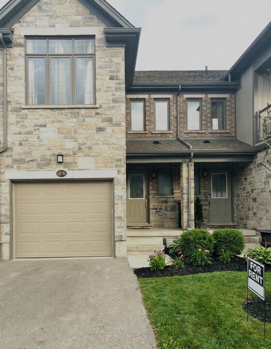 145-145 S Creek Dr in Kitchener, ON - Building Photo