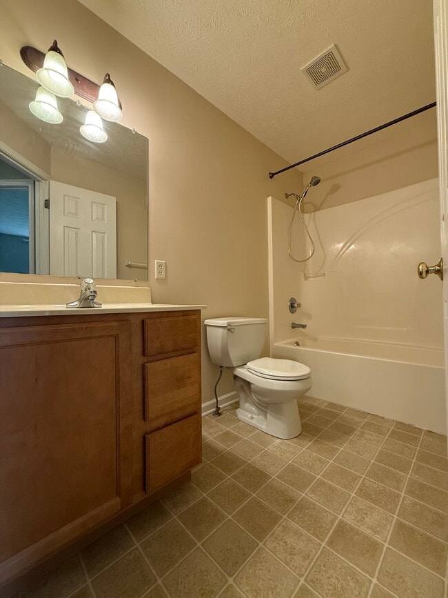 4816 N Ashcroft Ln in Bloomington, IN - Foto de edificio - Building Photo