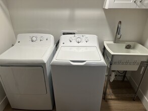 University View Townhomes in Davis, CA - Building Photo - Building Photo