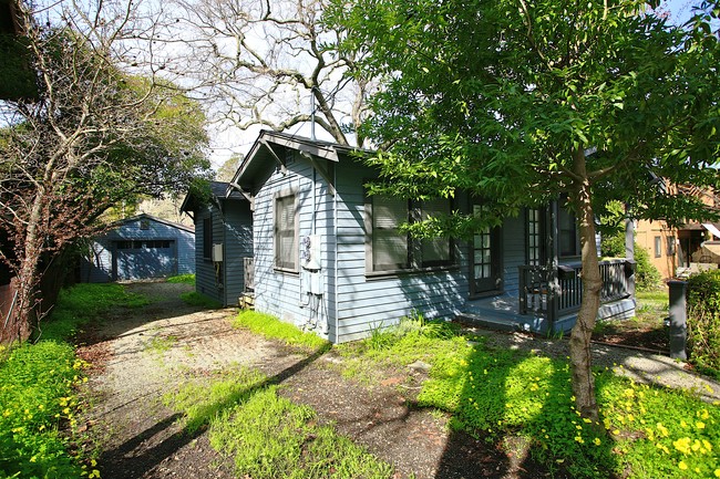 116 Mariposa Ave in San Anselmo, CA - Building Photo - Building Photo