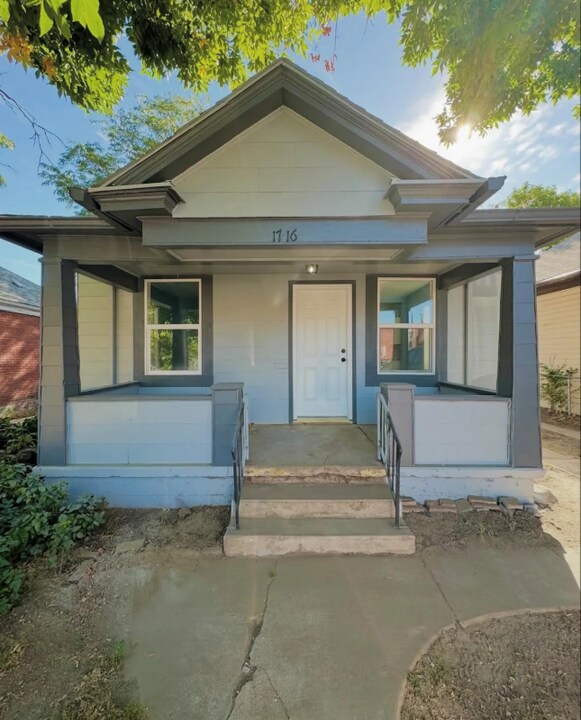 1716 Spruce St in Pueblo, CO - Building Photo