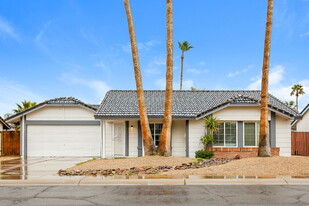 5720 W Wagoner Rd in Glendale, AZ - Building Photo