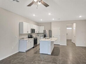 17688 Crescent Moon Lp in Lakewood Ranch, FL - Building Photo - Building Photo