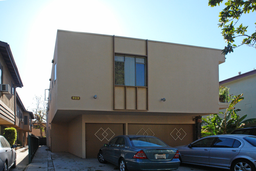 922 S Bedford St in Los Angeles, CA - Building Photo