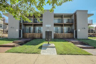 3531 Gillham Rd, Unit 10 in Kansas City, MO - Building Photo