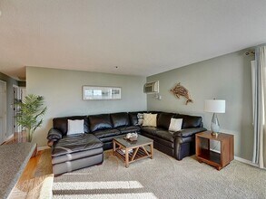 493 Ocean Blvd, Unit Surfside 30 Unit 2 in Hampton, NH - Building Photo - Building Photo