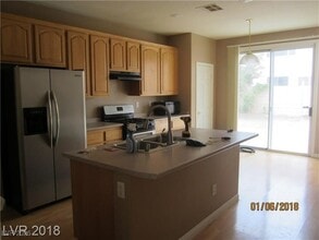 8328 Crown Peak Ave in Las Vegas, NV - Building Photo - Building Photo