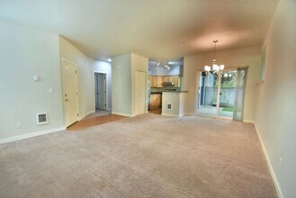 12006 NE 204th Pl in Bothell, WA - Building Photo - Building Photo