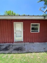 2018 Ave L 1/2 in Huntsville, TX - Building Photo