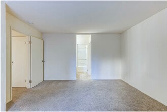 Club Ambassador in Reno, NV - Building Photo - Building Photo