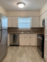 5818 E University Blvd in Dallas, TX - Building Photo - Building Photo