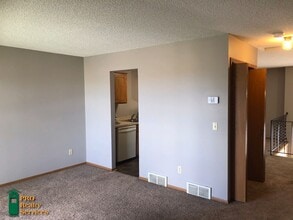 1230 72nd Ave NE in Fridley, MN - Building Photo - Building Photo