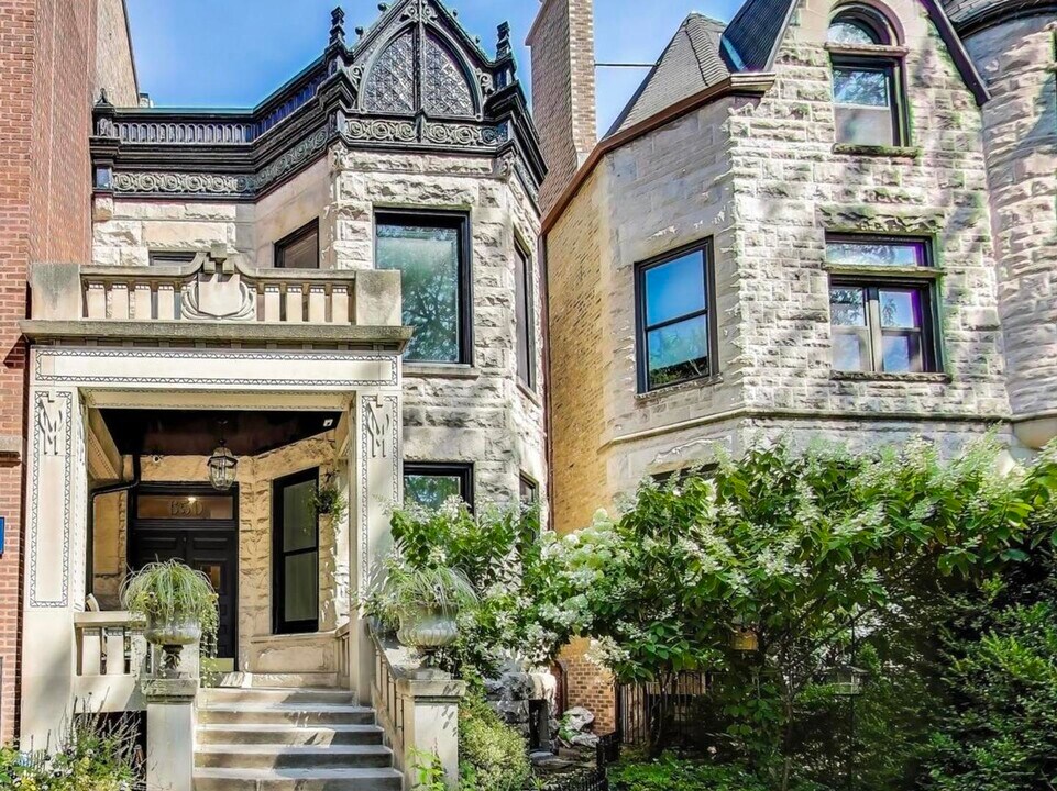 650 W Wrightwood Ave in Chicago, IL - Building Photo