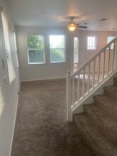 7045 N Harmony Dr in Fresno, CA - Foto de edificio - Building Photo