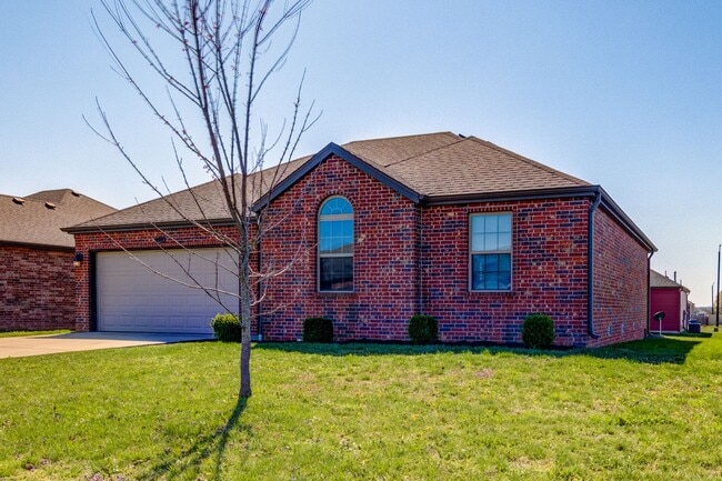 404 Madrid St in Republic, MO - Building Photo - Building Photo