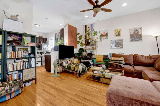 1903 W Dickens Ave in Chicago, IL - Building Photo - Building Photo