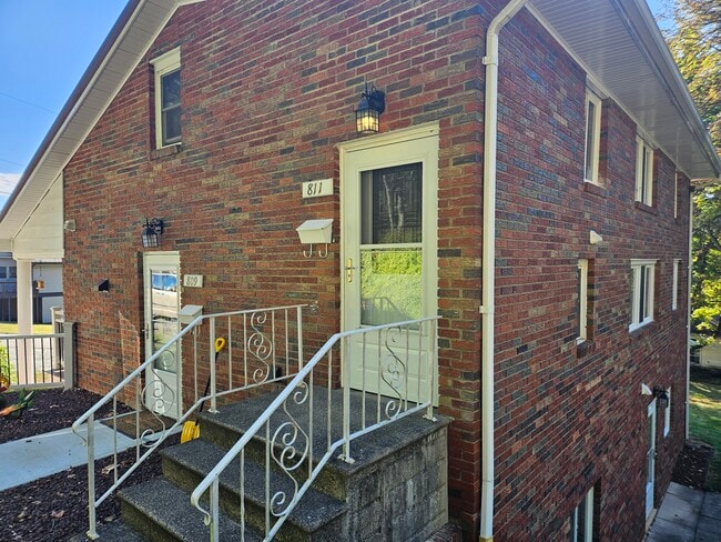 811 Painter St, Unit 811 in Youngwood, PA - Building Photo - Building Photo