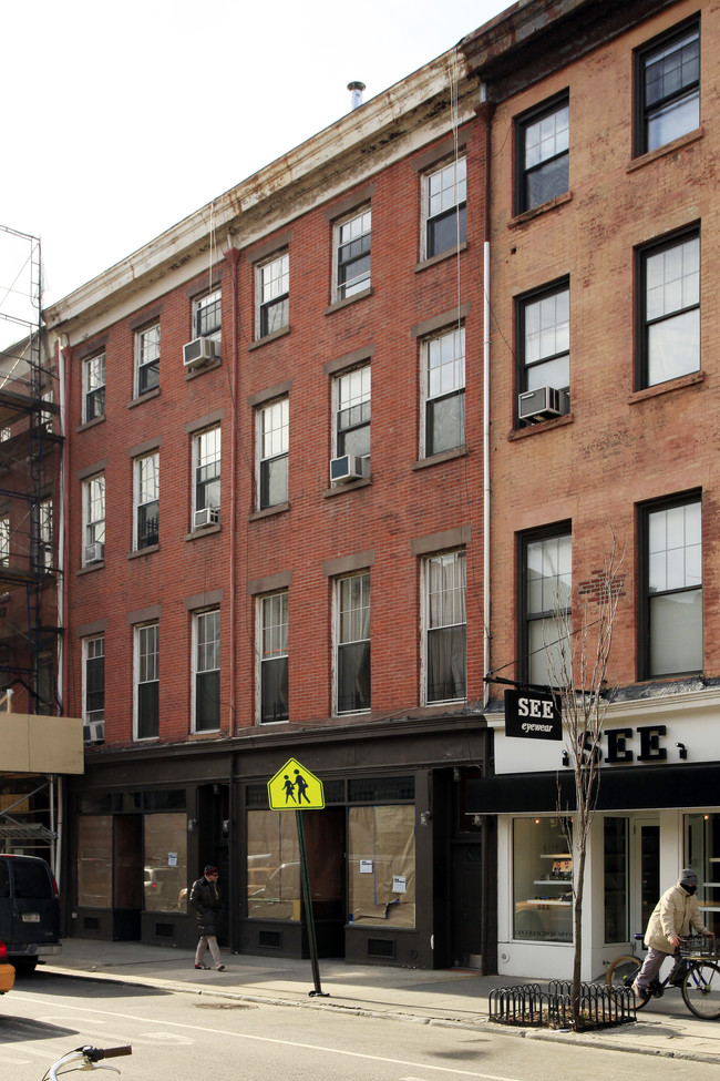 310 Bleecker St in New York, NY - Building Photo - Building Photo