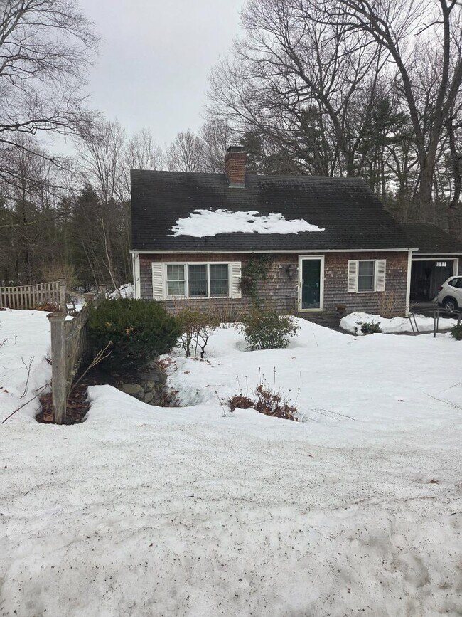 8 Woodknoll Dr in North Hampton, NH - Building Photo - Building Photo