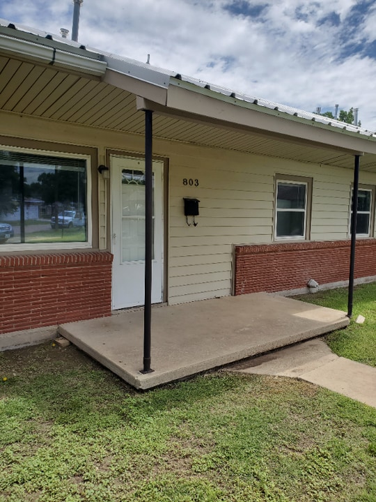 803 27th St in Canyon, TX - Building Photo