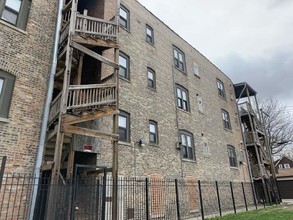 4031 W Gladys Ave in Chicago, IL - Building Photo - Building Photo