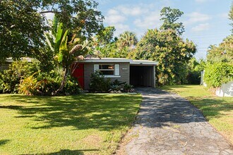 1380 Delmar Ln in Naples, FL - Building Photo - Building Photo