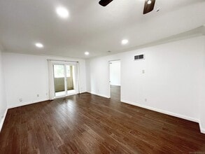 7545 Charmant Dr in San Diego, CA - Building Photo - Building Photo