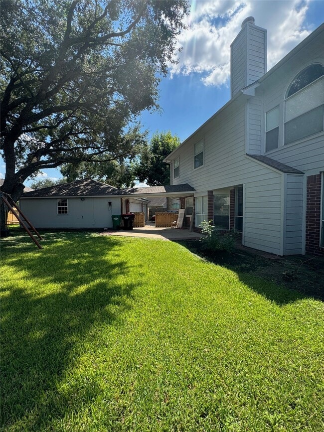 property at 16655 Broadoak Grove Ln