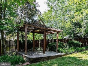 817 Santmyer Dr SE in Leesburg, VA - Building Photo - Building Photo