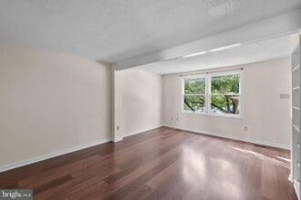 6832 Heatherway Ct in Alexandria, VA - Building Photo - Building Photo